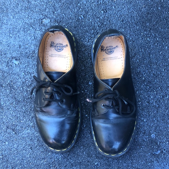 SOLD- Dr. Martens, 1461 unisex Derby Oxfords - Picture 4 of 13